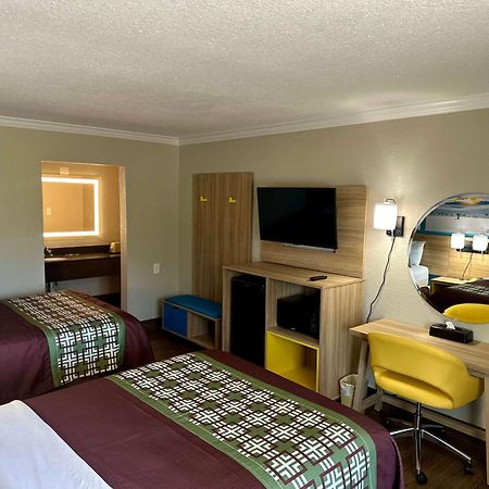 Days Inn By Wyndham Houston East Zewnętrze zdjęcie