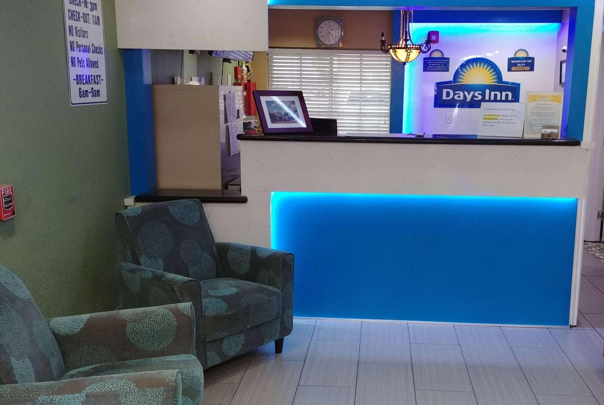 Days Inn By Wyndham Houston East Zewnętrze zdjęcie