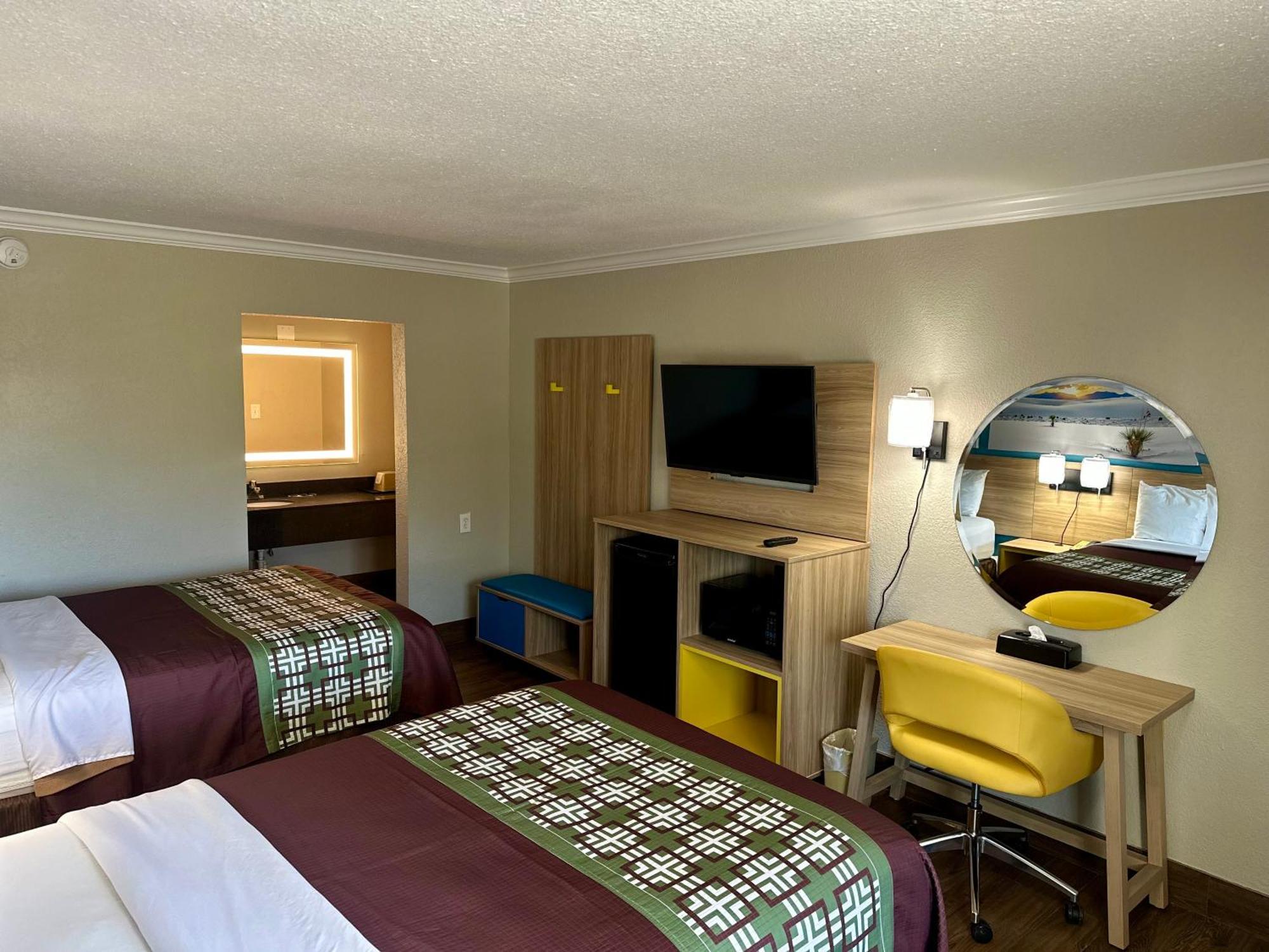 Days Inn By Wyndham Houston East Zewnętrze zdjęcie