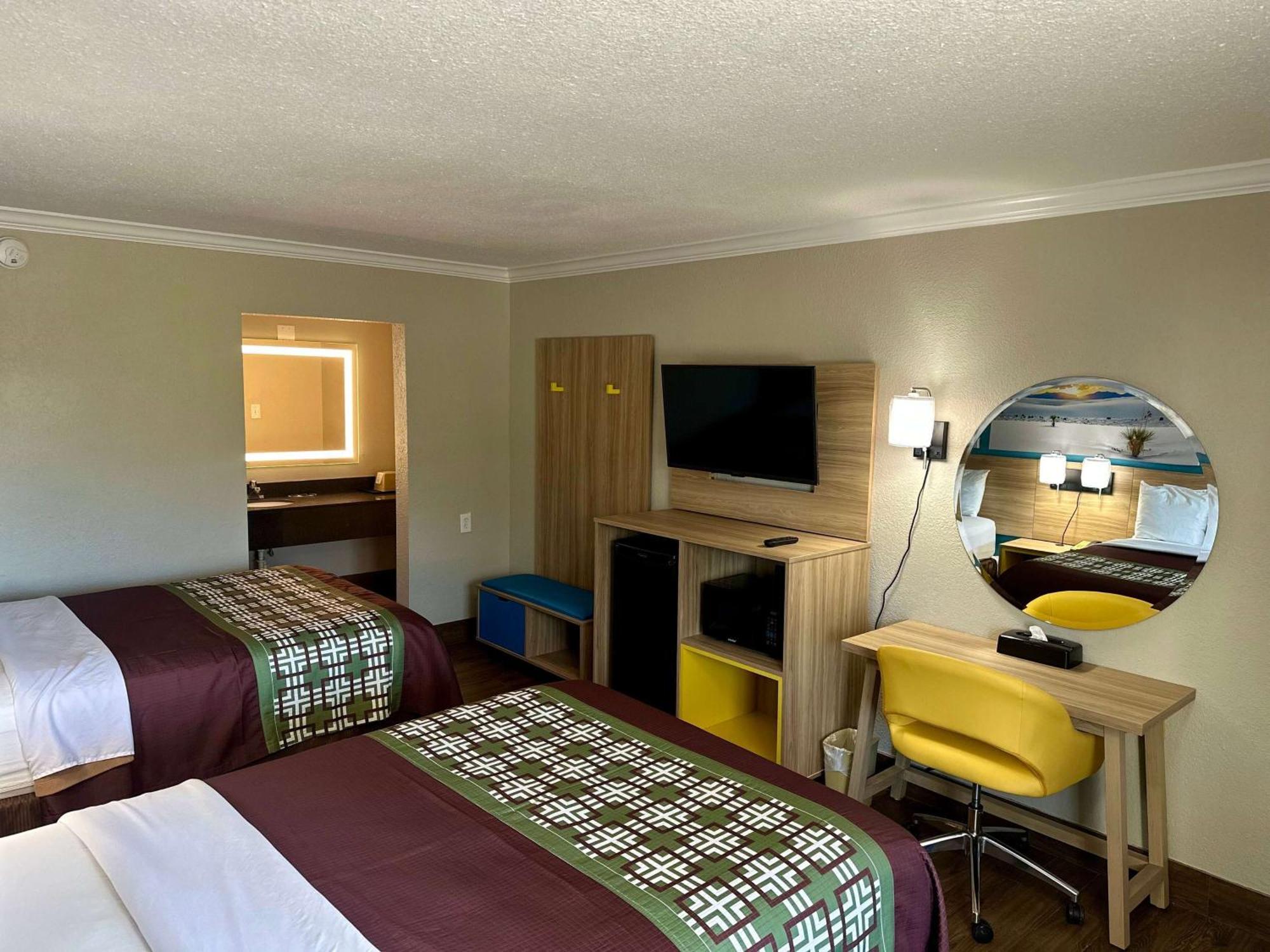 Days Inn By Wyndham Houston East Zewnętrze zdjęcie