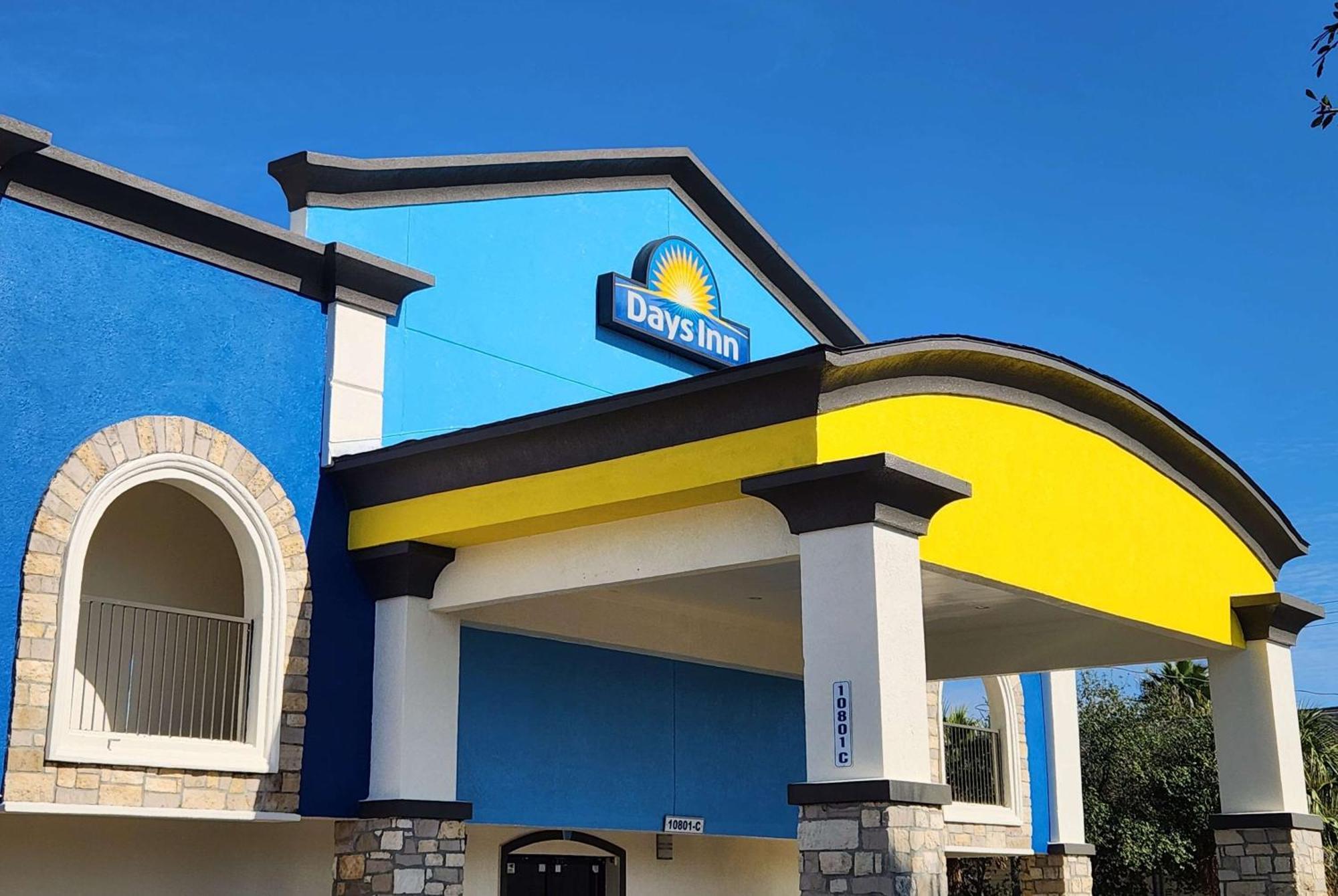 Days Inn By Wyndham Houston East Zewnętrze zdjęcie