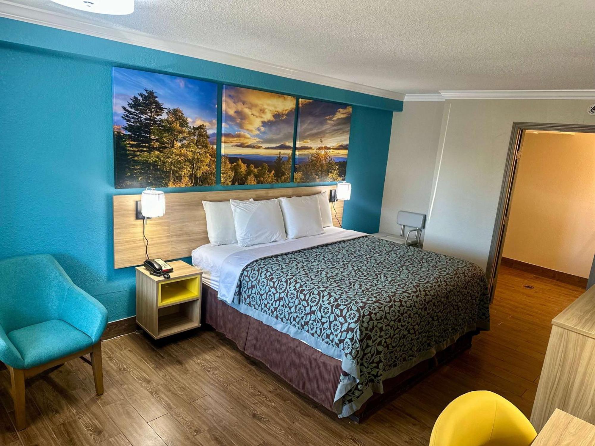Days Inn By Wyndham Houston East Zewnętrze zdjęcie